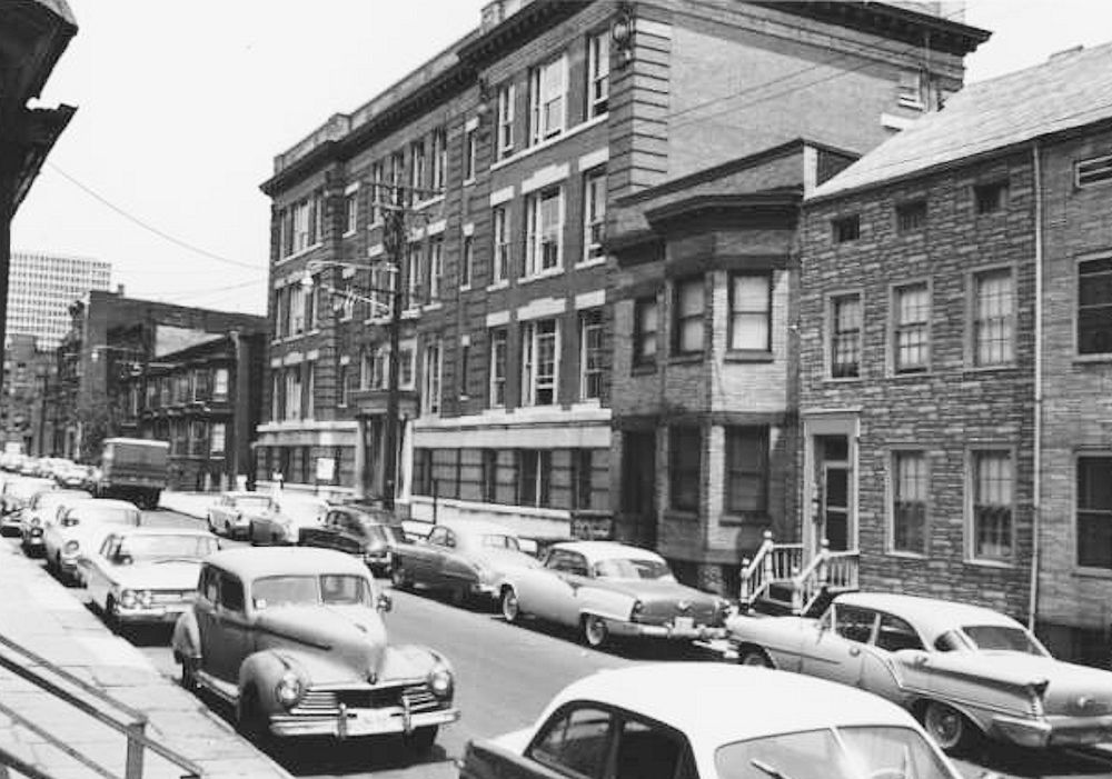 Copyright photo from the Samuel Berg Collection at the Newark Public Library.  To view the collection please visit their 
[url=https://cdm17229.contentdm.oclc.org/digital/collection/p17229coll6]web site[/url]. 
