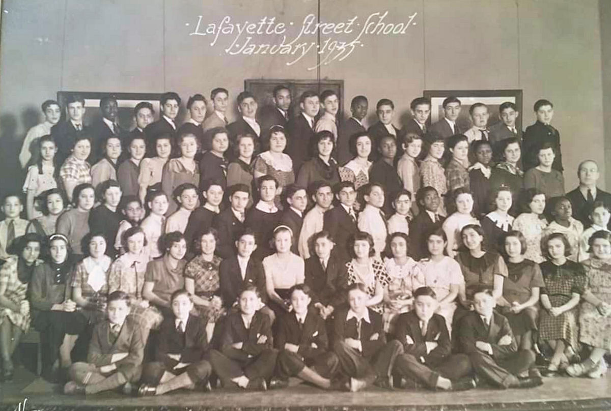 1935
