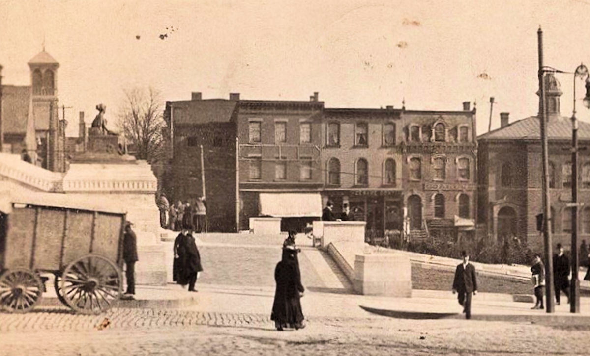 Left Rear Side
1908
Photo from Stokes Archives
