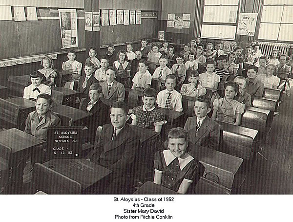 1952
