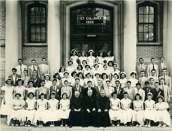 1952
Gene Taylo, second row from the bottom, third from the right
