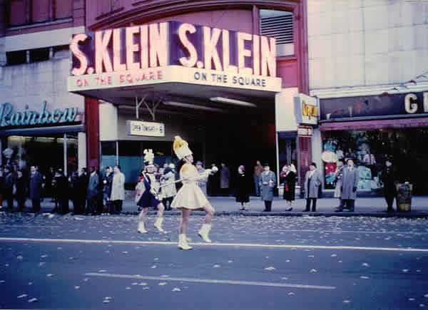 1962
