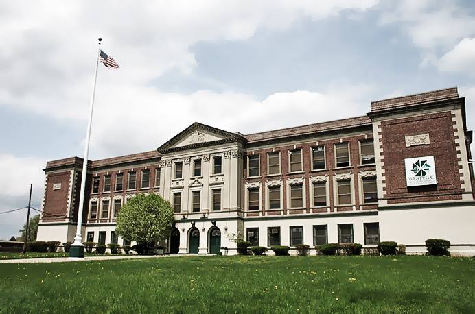 West Side High School
Photo from Jozhe Fonseca
